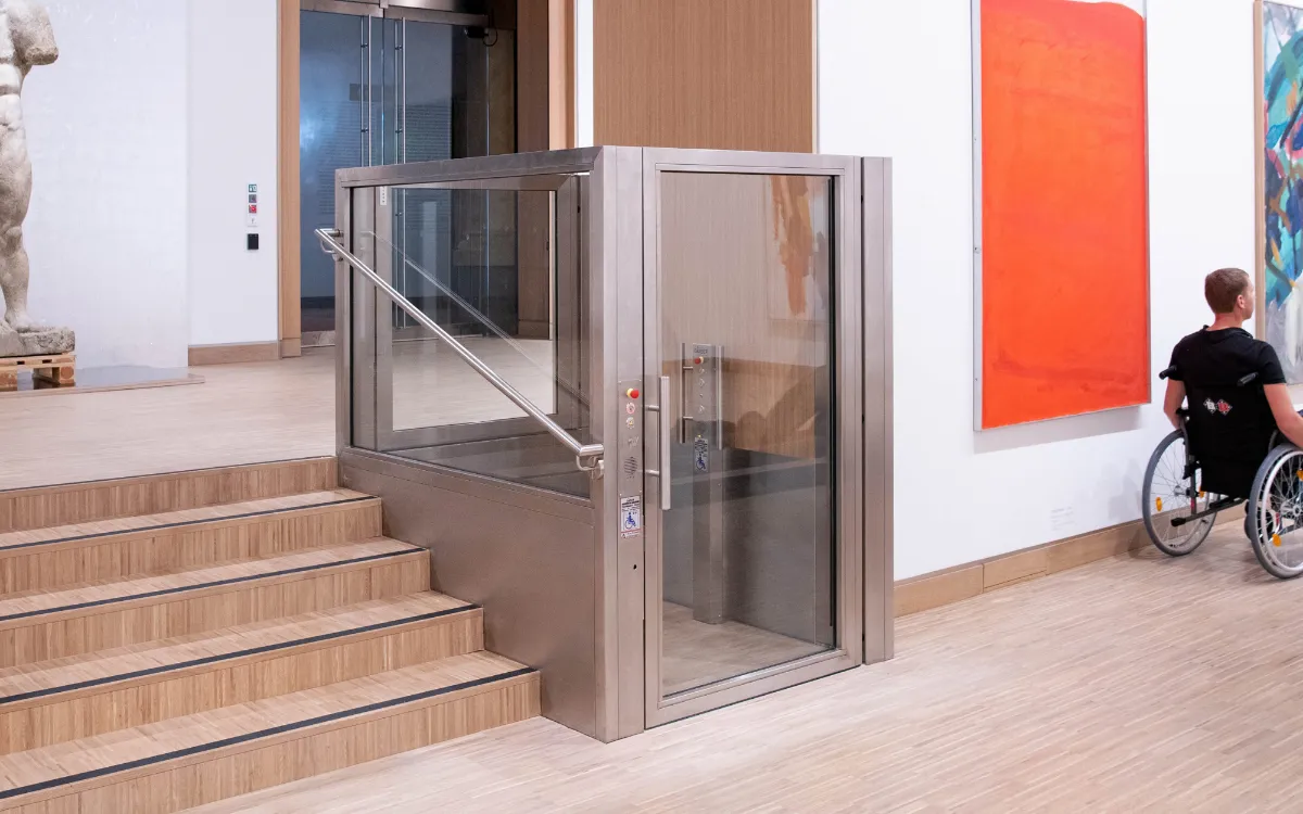 Plattform-Hebebühne GHB50 – Referenzbild 2