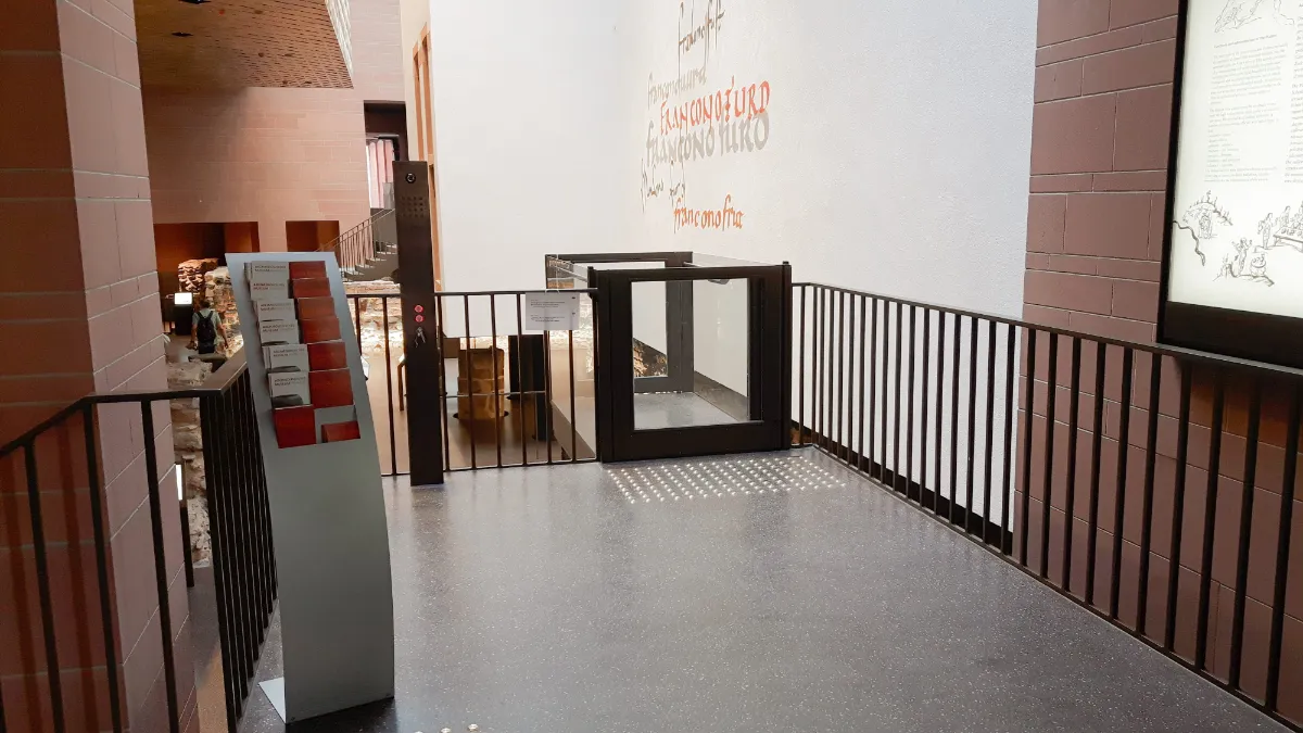 Plattform-Hebebühne GHB50 – Referenzbild 3